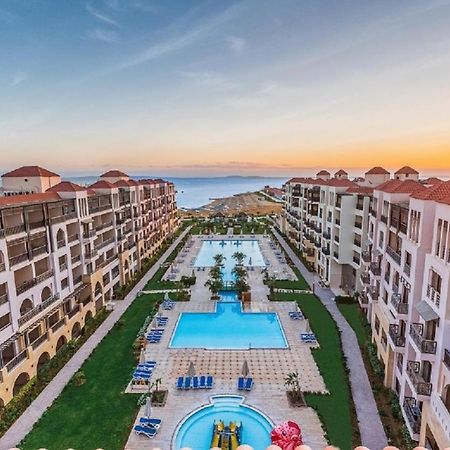 Premium Sea View 2 Bedrooms 2 Bathrooms Apartment Located Within Gravity Hotel & Aquapark Hurgada Dış mekan fotoğraf